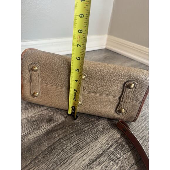 Vintage Dooney & Bourke AWL Satchel Doctor Bag Brown Leather British Tan W STRAP - Picture 8 of 16